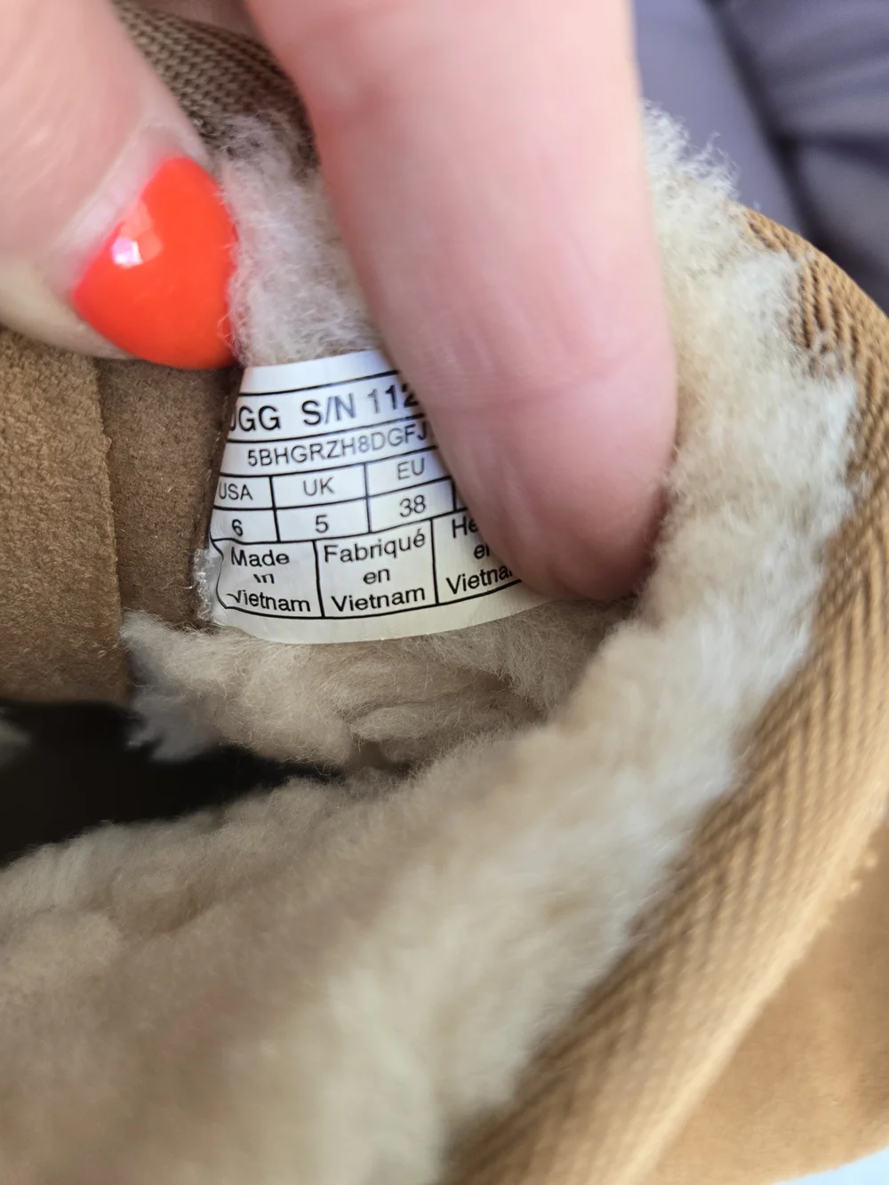 UGG Short Shearling-Lined Boots - Chestnut